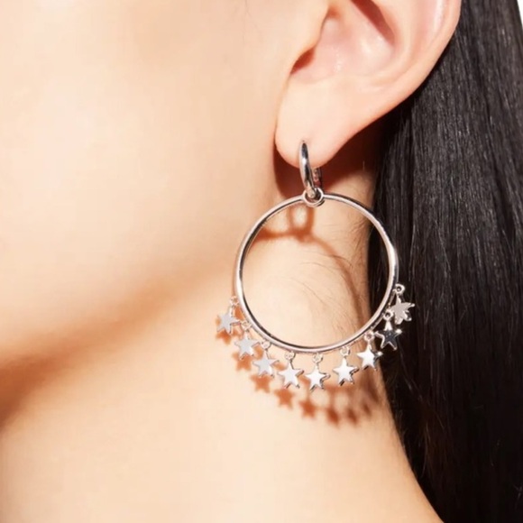 NWT Kendra Scott Sloan Star Open Frame Hoop Earrings Silver - Picture 1 of 9